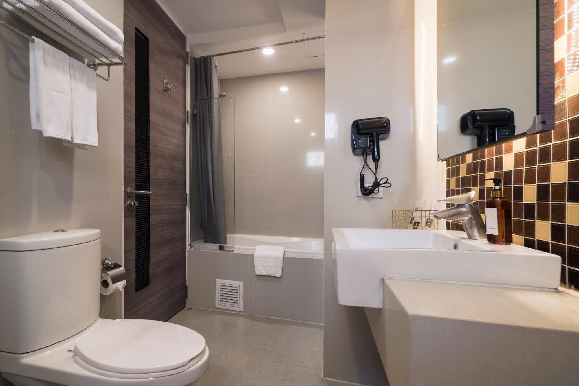 Aspira Suites Sukhumvit 20 Bangkok Luaran gambar