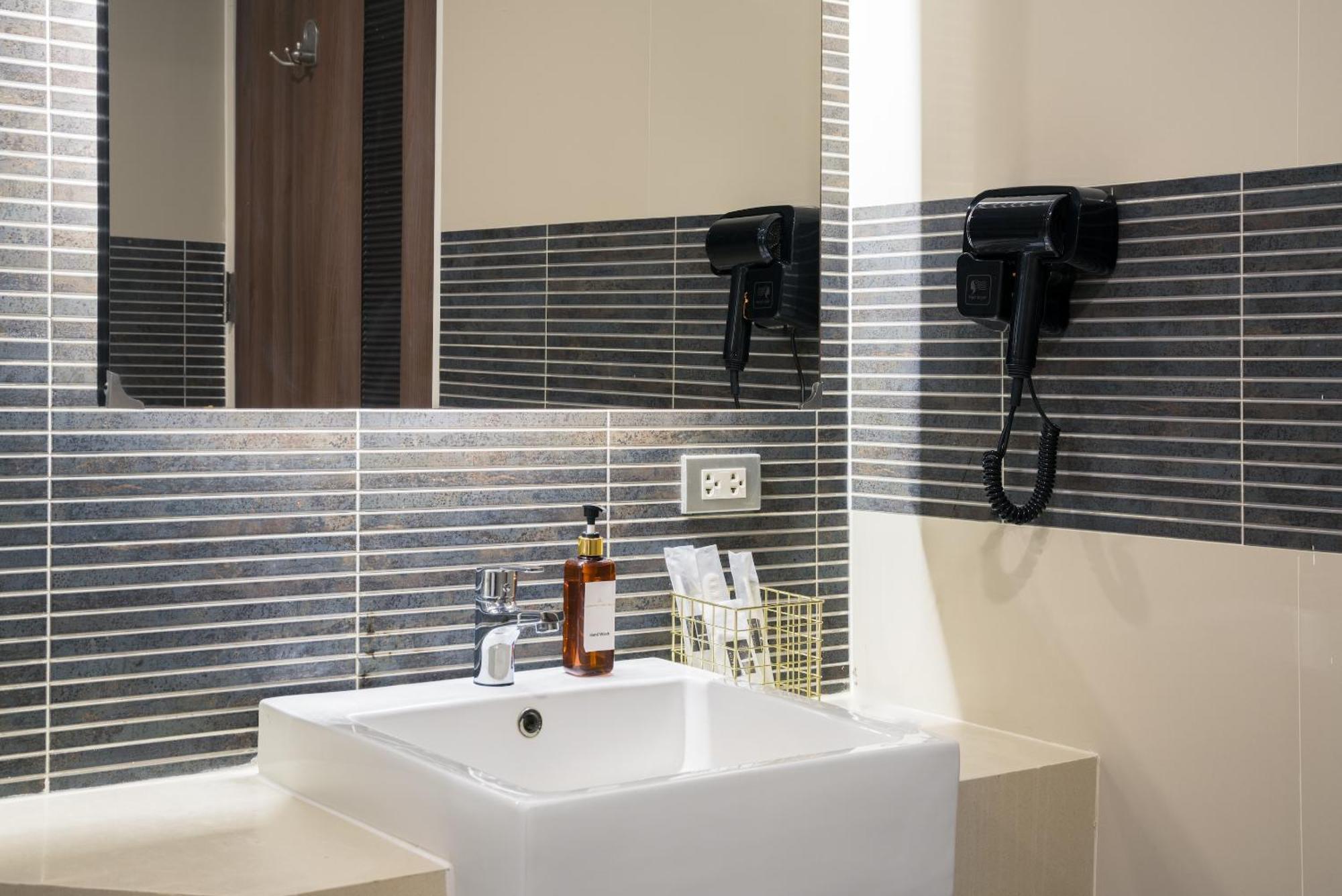 Aspira Suites Sukhumvit 20 Bangkok Luaran gambar